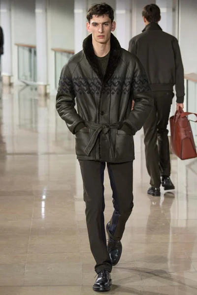 Look 22
